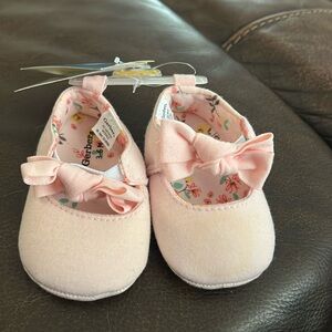 NWT Gerber pink shoes size 3-6 M